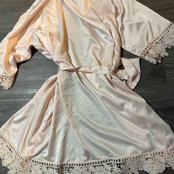 Satin Light Pink Robe - Picture 3 of 3